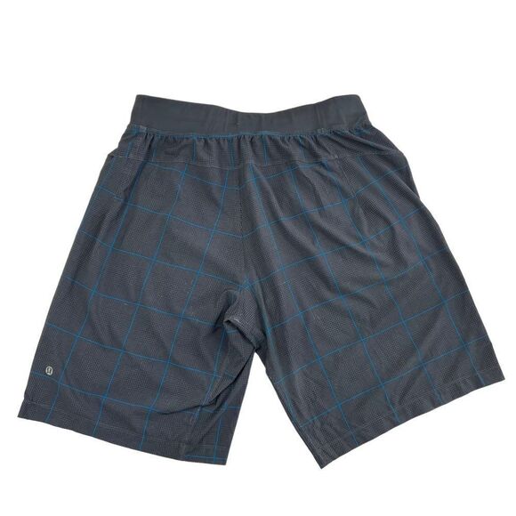 Lululemon T.H.E. Short Linerless Grey and Blue Plaid Size Large - Picture 2 of 9